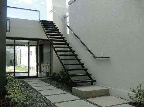 escalera metlica exterior 01